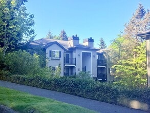 Building Photo - Gallery Condominiums - Downtown Kirkland