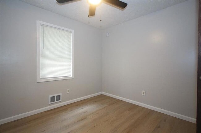 Building Photo - 948 Waverly Ct