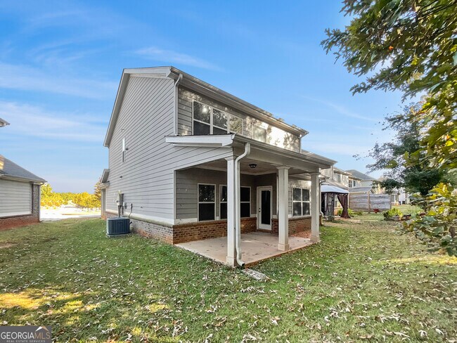 Building Photo - 202 Daisy Cir