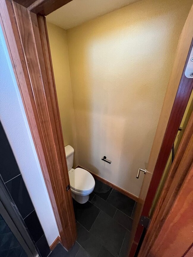 Building Photo - Luxury Home - Close to UT