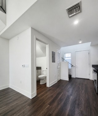 Interior Photo - 3475 Bentley Ave