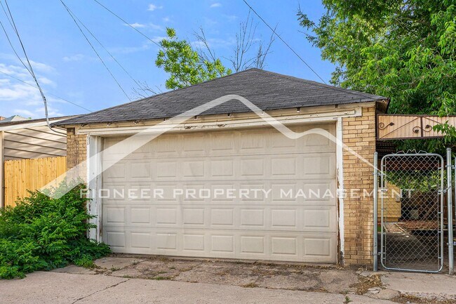 Building Photo - 3240 Josephine St