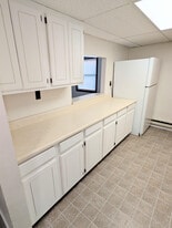 Building Photo - 225 E Orvis St
