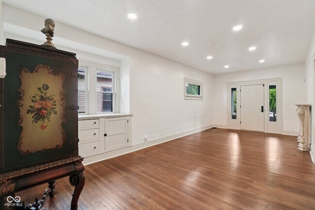 Building Photo - 615 N Grant Ave