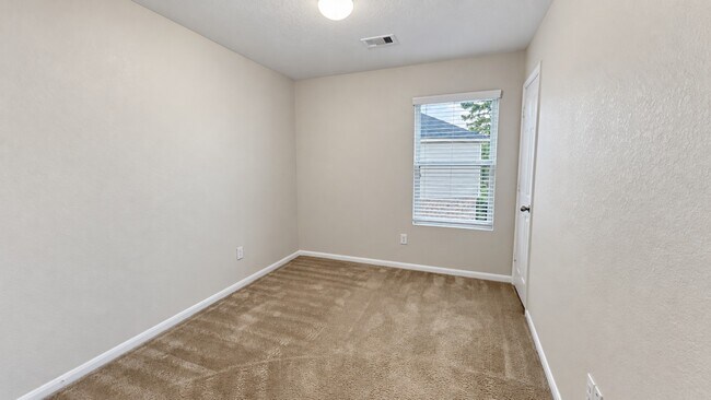 Building Photo - 12102 Kings Fall Dr