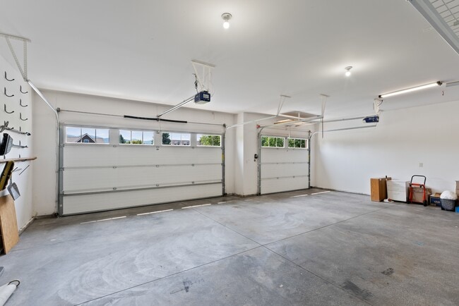 Building Photo - 1981 W Twinkling Star Rd