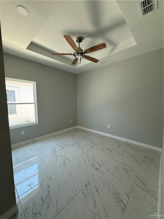 Building Photo - 15 Rosewood Ln