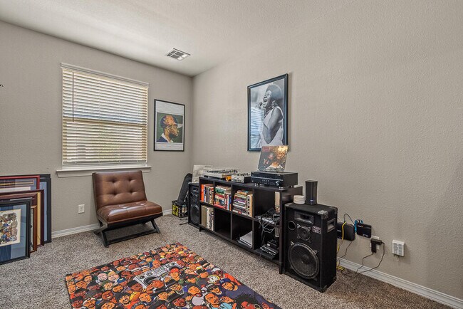 Building Photo - 14821 Tierra Escape Ave