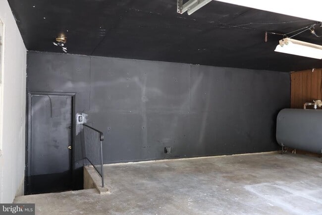 Building Photo - 5218 Caroline Cir