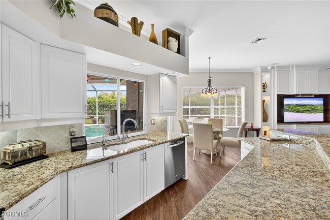 Building Photo - 8350 Trentwood Ct