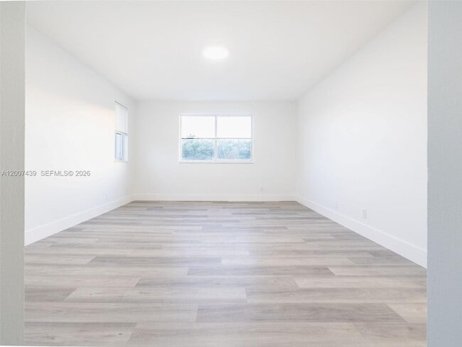 Building Photo - 801 Tanglewood Cir