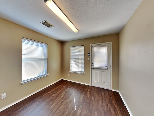 Building Photo - 6815 Baron Gate Ct