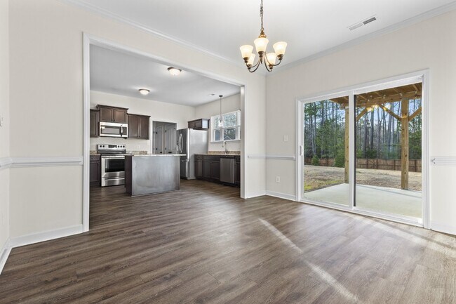 Building Photo - Evans Crossing