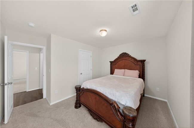 Building Photo - 8110 Dogwood Dr