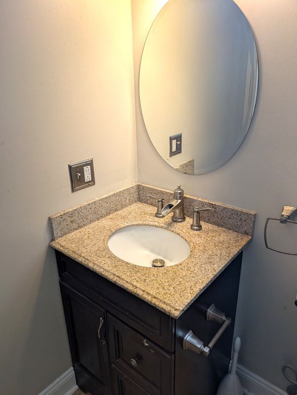 Building Photo - 81 Church St