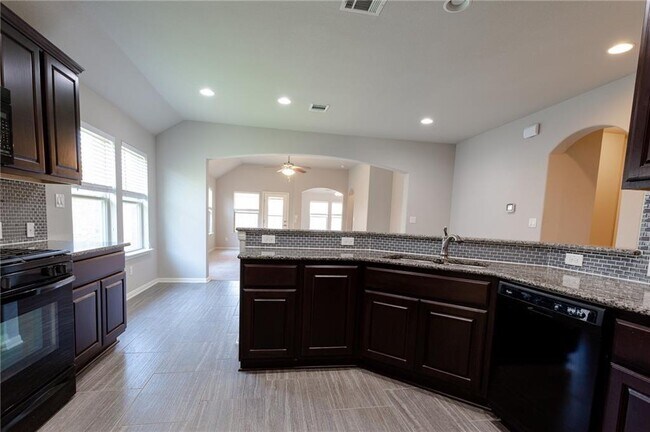 Building Photo - 8238 Arezzo Dr