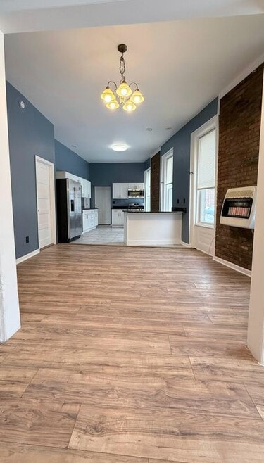 Building Photo - 12 Tyler St