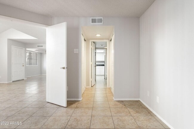 Building Photo - 4545 N 67th Ave