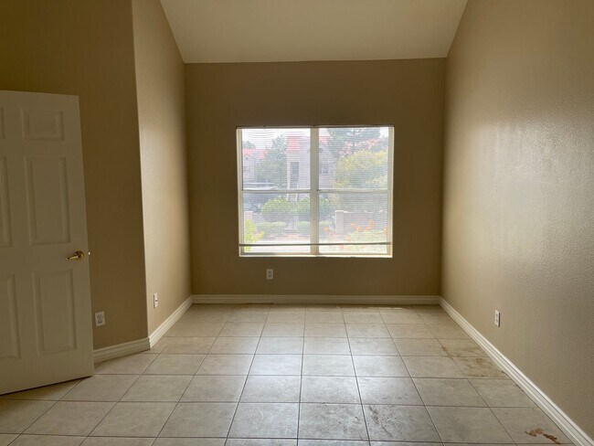 Building Photo - Spacious Condo with Loft & 2-Car Garage – Minutes from the Strip!