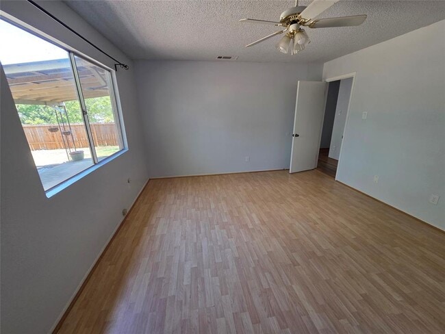 Building Photo - 2810 Dillion Hill Dr