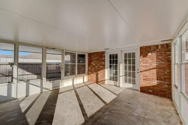 Building Photo - 2600 SW 78th St