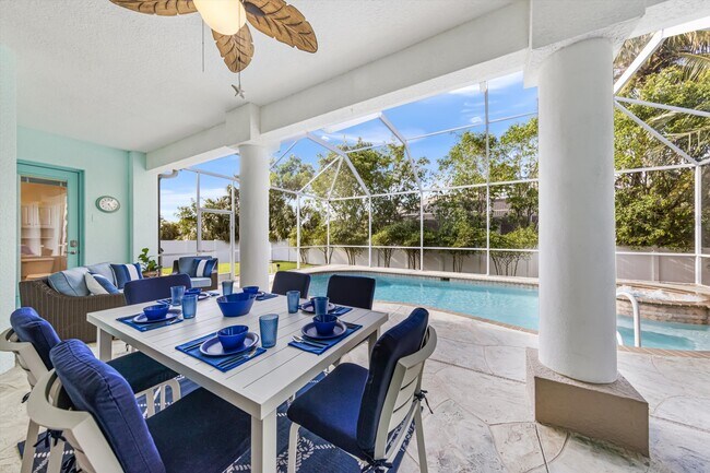 Building Photo - 3219 SW 7th Ln