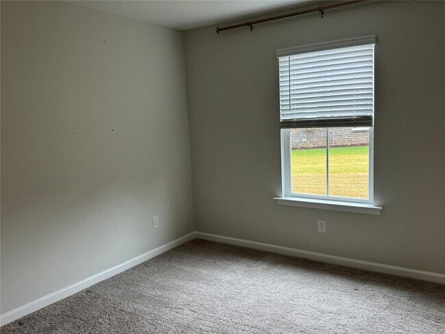 Building Photo - 424 Kohn Dr