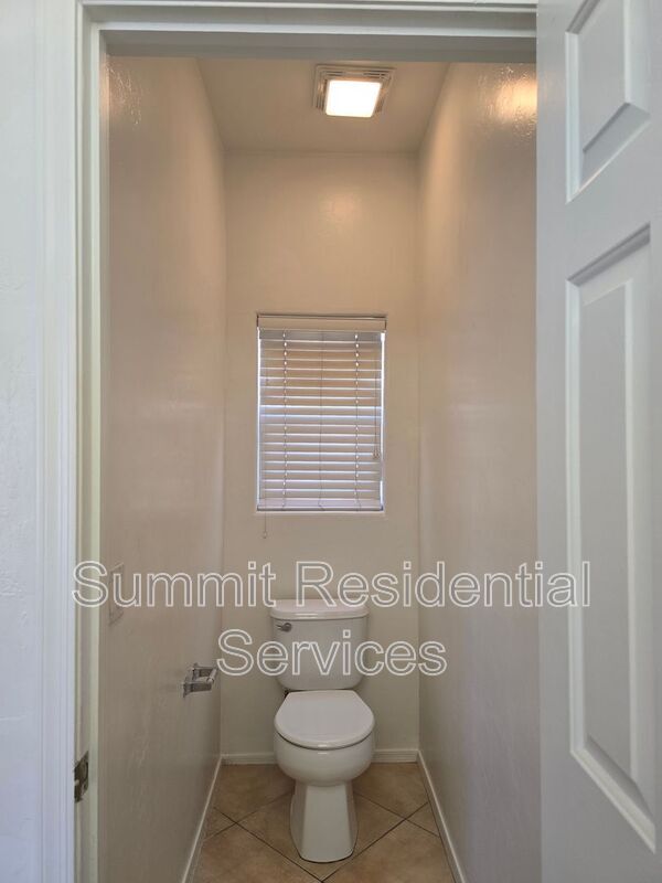 Building Photo - 3569 Drexel Manor Stra