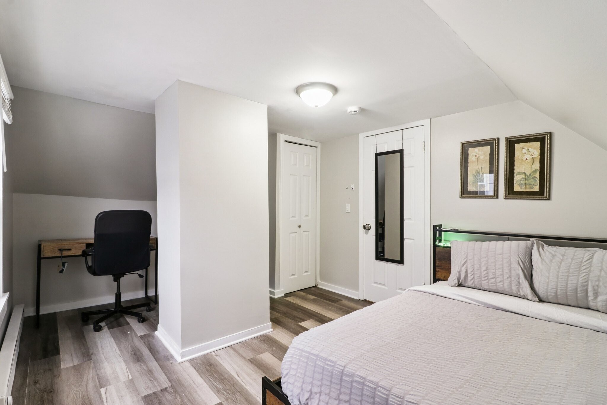 Building Photo - 136 Shelton Ave