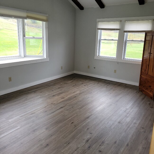 Building Photo - 779 Parker Rd