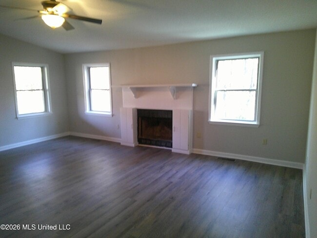 Building Photo - 779 Ridge Crest Dr