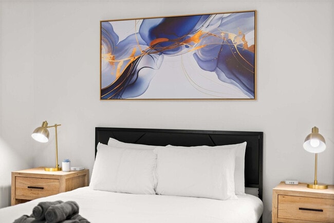 Building Photo - 3410 Country Club Dr