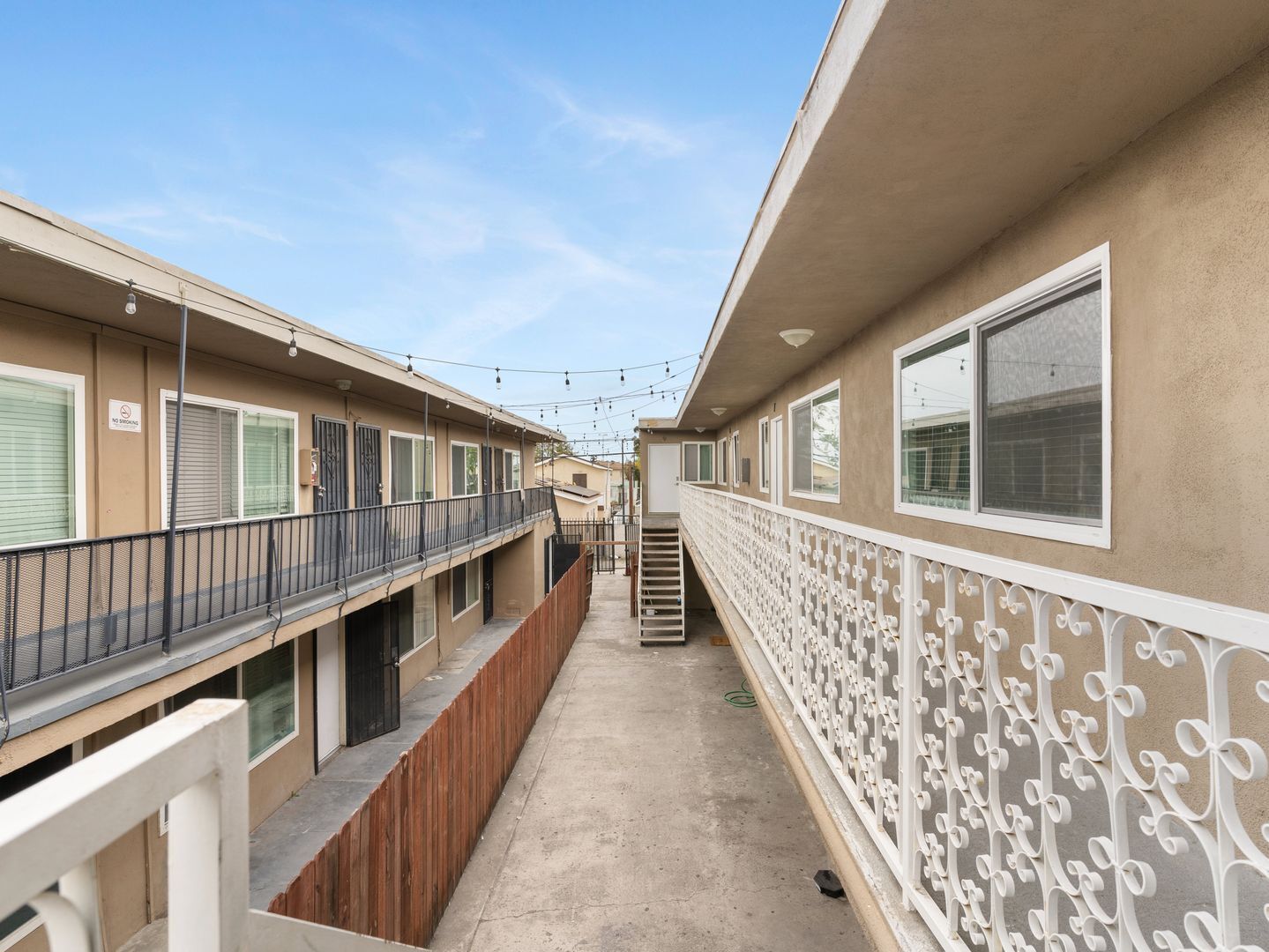 Building Photo - 1332 Walnut Ave