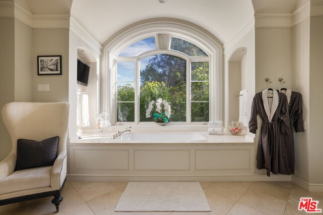 Building Photo - 10847 Bellagio Rd