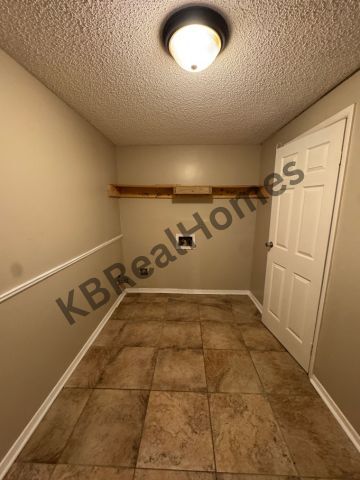 Building Photo - 4285 Willow Park Dr