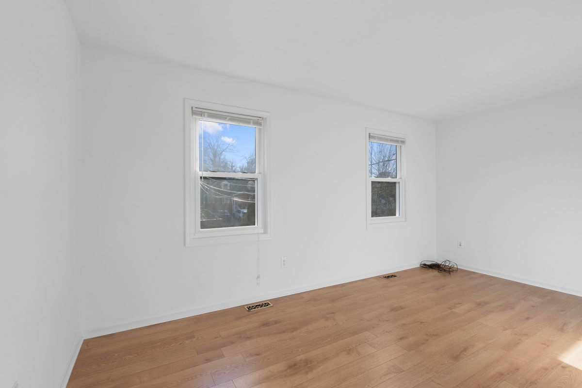 Building Photo - 2636 East Side Dr