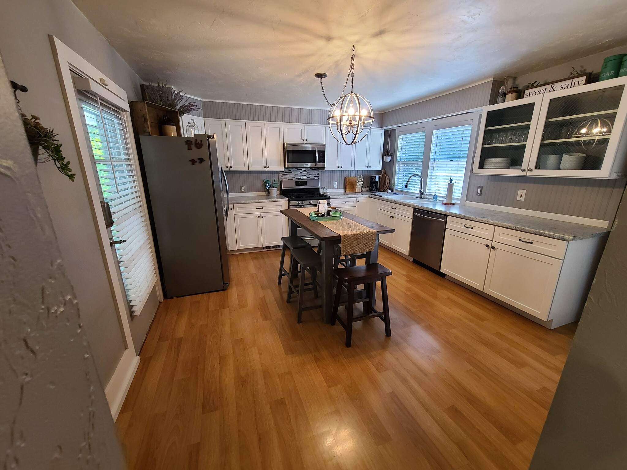 Building Photo - 396 8th Avenue East N