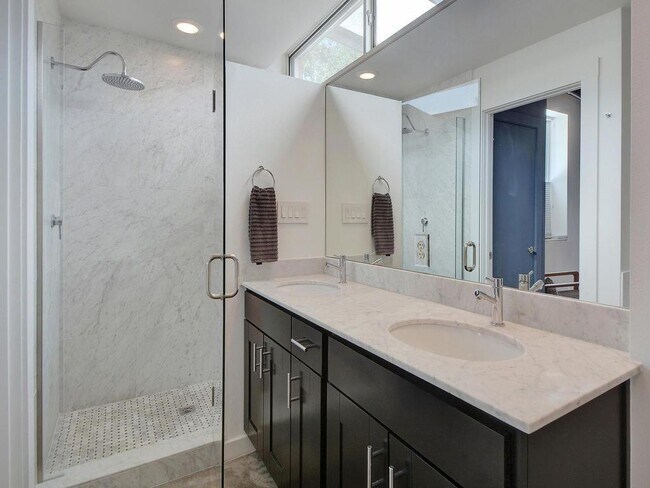 Building Photo - 2205 N Lamar Blvd