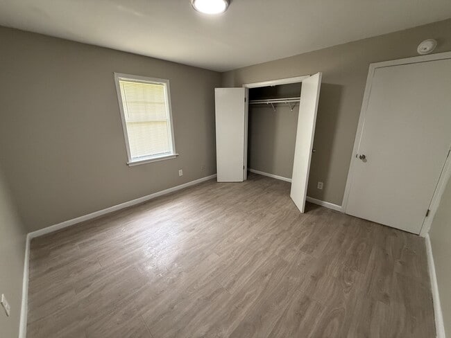 Building Photo - 1351 Austin St