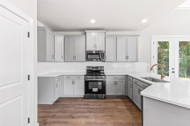 Building Photo - 2398 Valley Dr