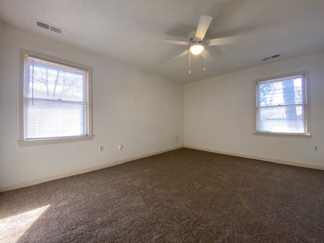 Building Photo - Rama Rd area -Updated 3 bed,2 bath ranch fence in cul-de-sac