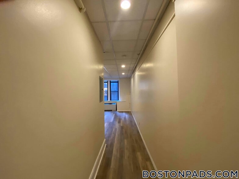 Building Photo - 62 Boylston St