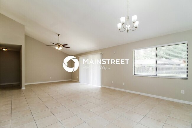 Building Photo - 4 Bedroom Pet-Friendly Home in LONGWOOD, F...