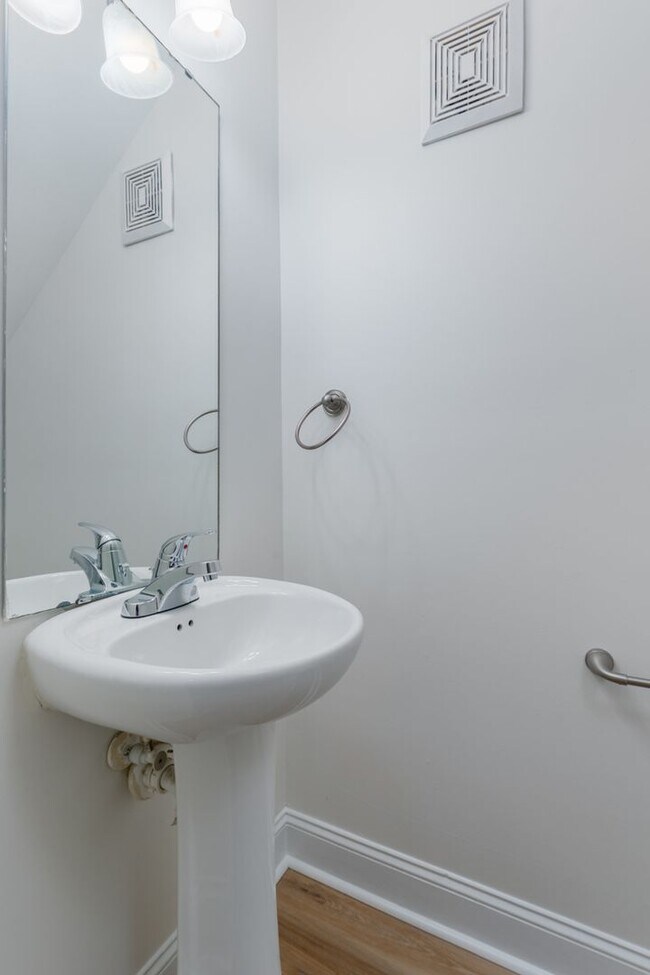 Building Photo - Stylish 3 Bedroom Home in The Sought-After Lake Carolina