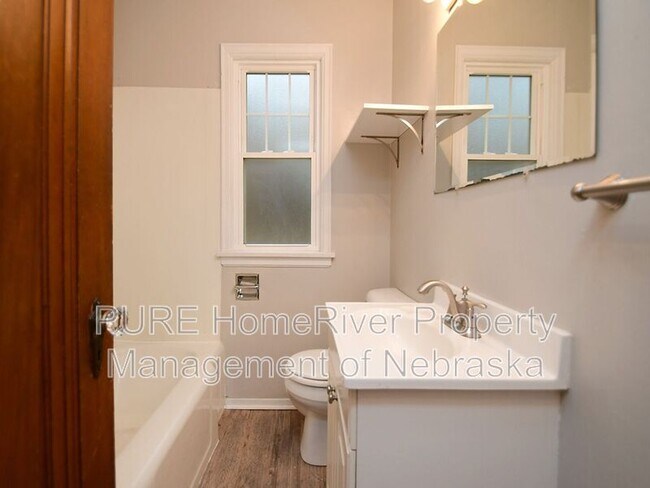 Building Photo - 2108 S 46th St