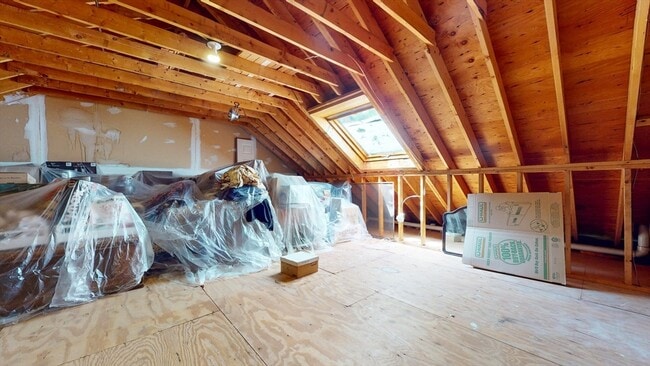 Building Photo - 2 Glenbrook Ln