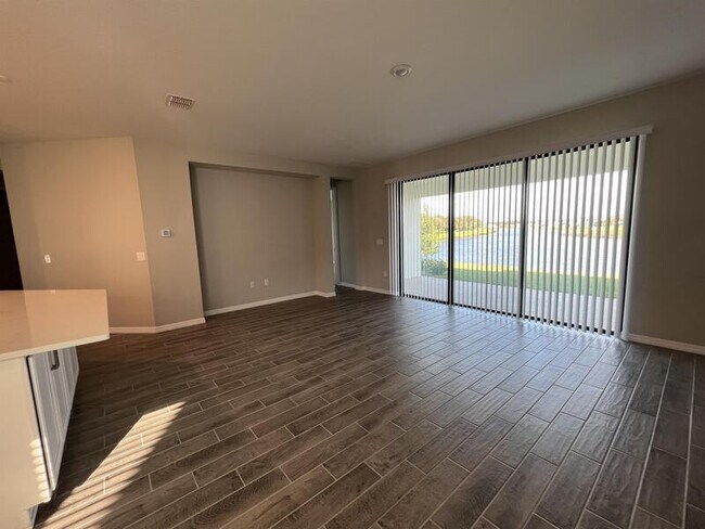 Building Photo - 3813 Rose Mallow Dr