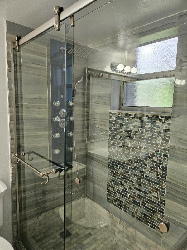 Building Photo - 108 Gardens Dr