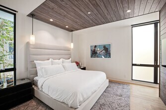 Building Photo - 124 15th Pl