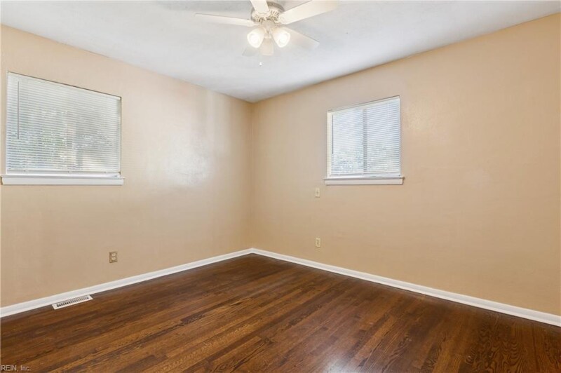 Building Photo - 301 Pepper Mill Ct